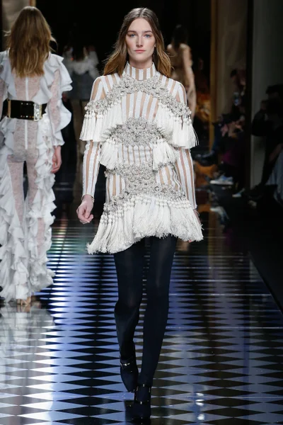 Look 43